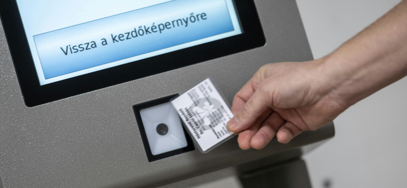 „Csak beolvasom a rendelőben a kártyát, és a háziorvosom már tudja is, miért jöttem” – így működik a díjnyertes ötlet